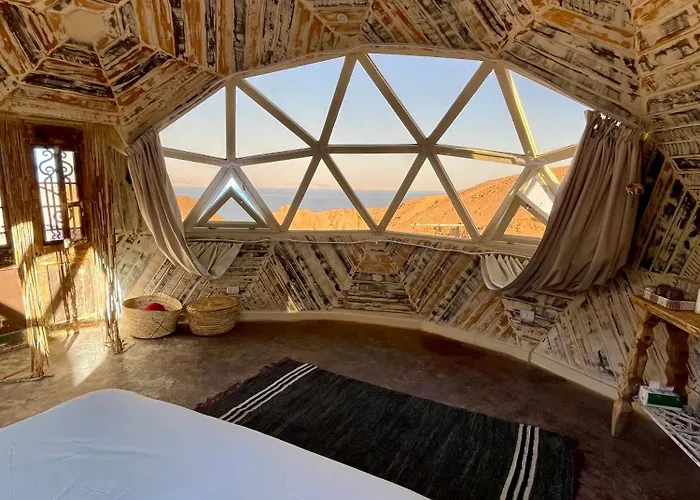 Деревянный коттедж Mannam Desert Dome *